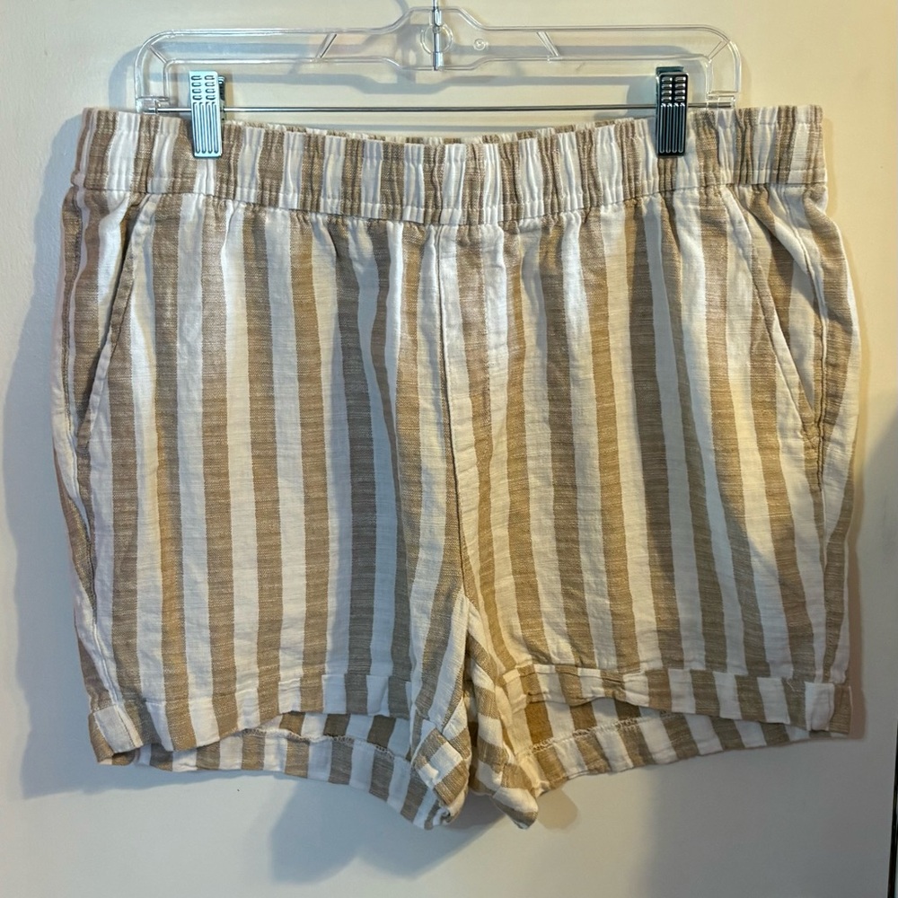 Old Navy Striped Tan and White Women's Shorts - Picture 1 of 3